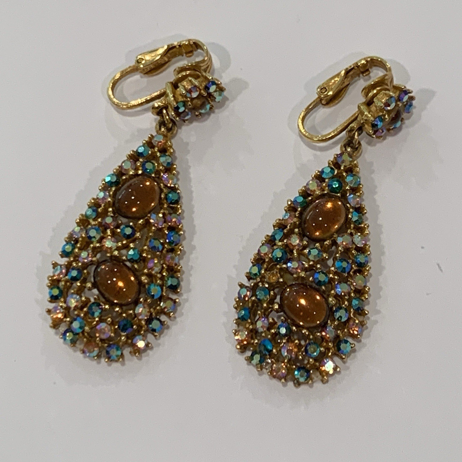 Vintage Mode-Art Signed “ART” Rhinestone Brooch & Earrings Set Aurora Borealis