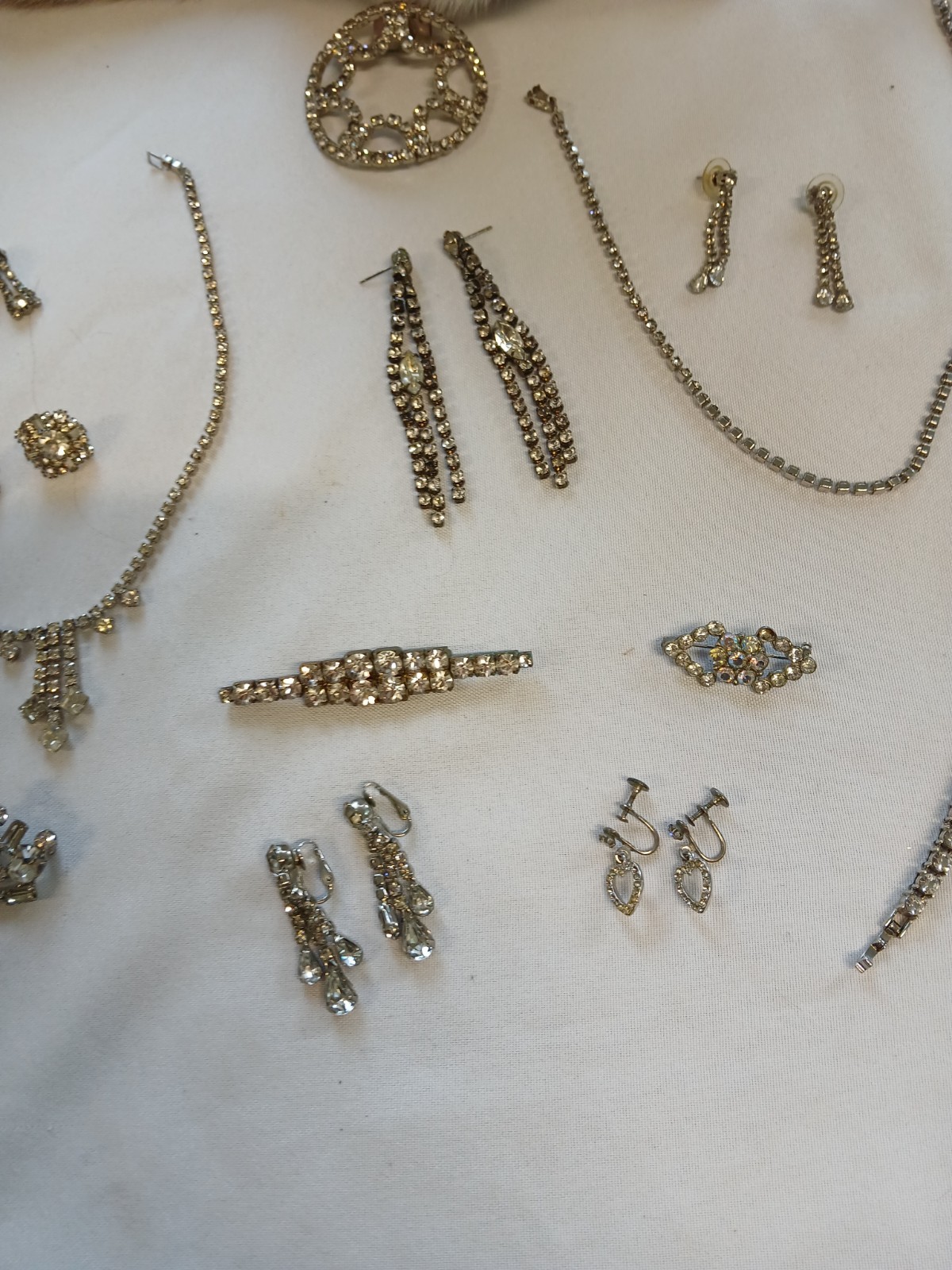 Vintage Rhinestone Jewelry Pieces Necklaces Bracelet Earrings Pins (#1127)