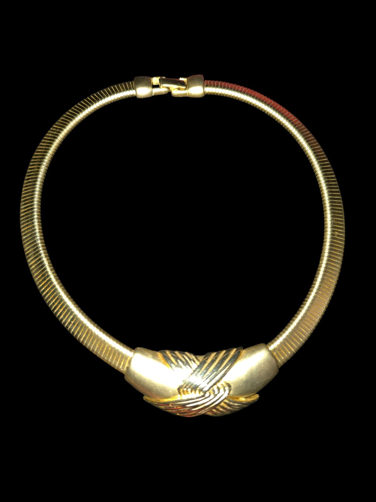 Vintage 80’s Goldtone Collar Necklace 16 In