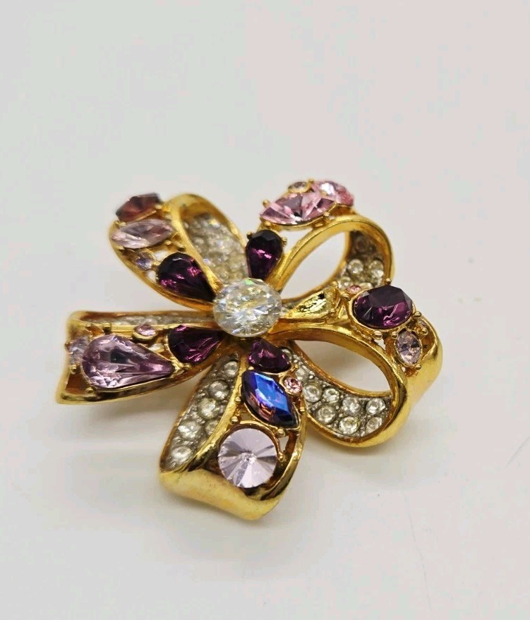 NOLAN MILLER Flower Brooch Gold Tone Purple Pink White Crystal 2 in