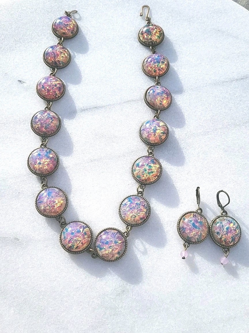 VINTAGE OPAL FOIL MILKY LILAC GLASS CABACHON STATION NECKLACE SET HEAVY ARTISAN