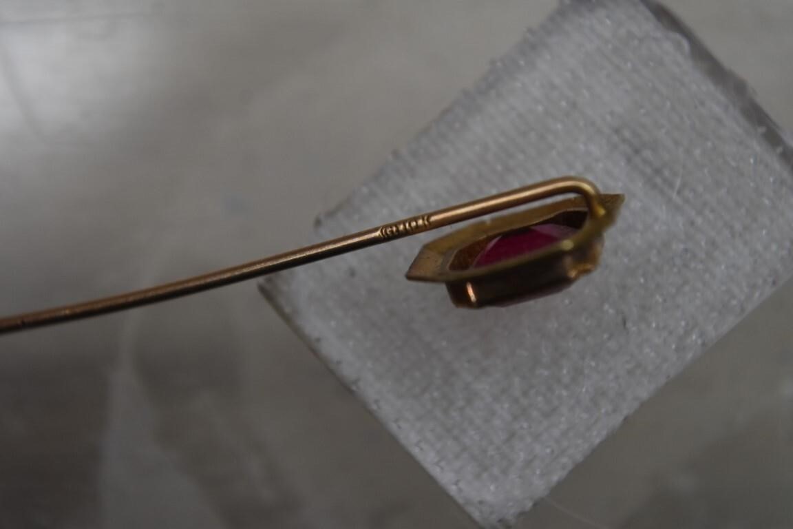Vintage 10K Yellow Gold Red Pink Stone Stick Pin Hat Pin 1.28g Victorian Antique