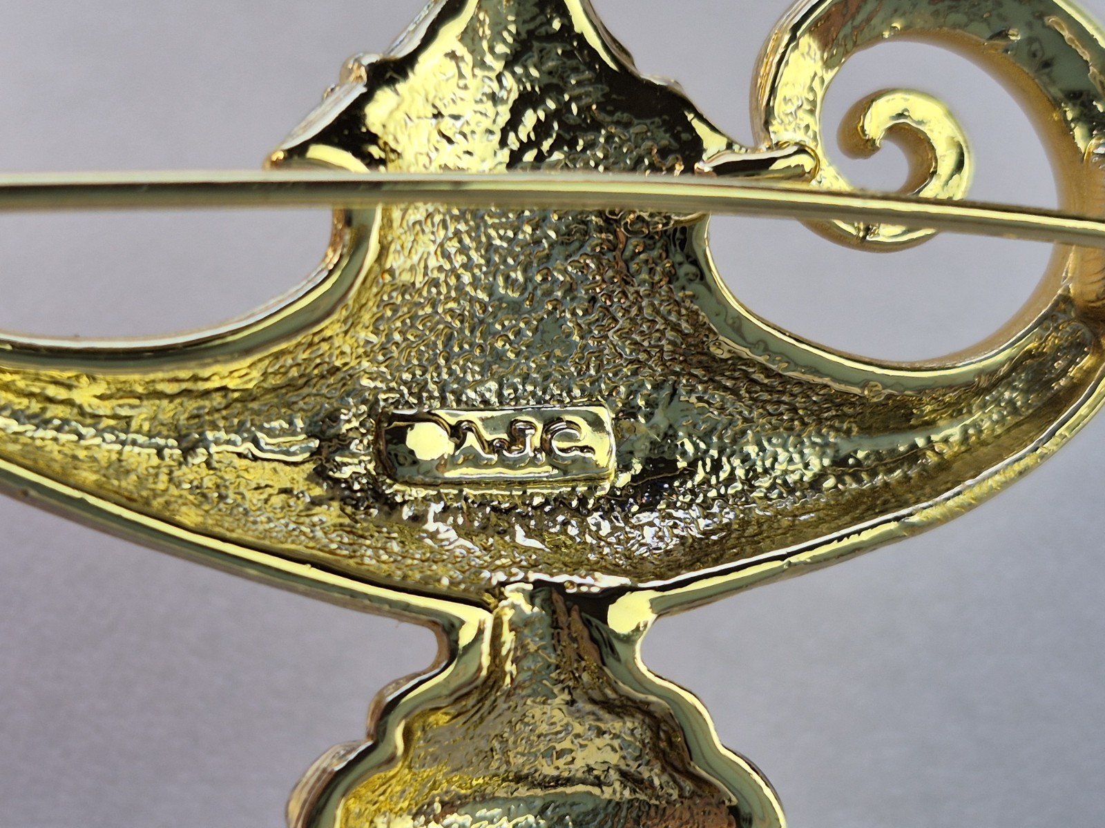 Genie Lamp Brooch AJC Matte Gold Tone Finish Rhinestone Aladdin Costume Pin