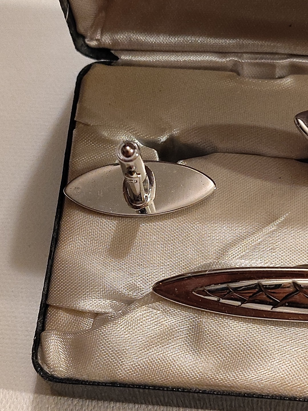 Vintage Hickok Silver Tone Cuff Links & Tie Bar Clip Set Fish Scale Made In USA