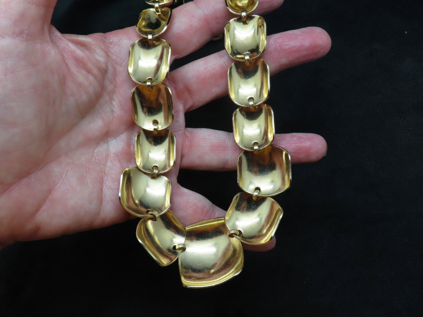 Vintage Gold Tone Shiny Finish Statement Necklace