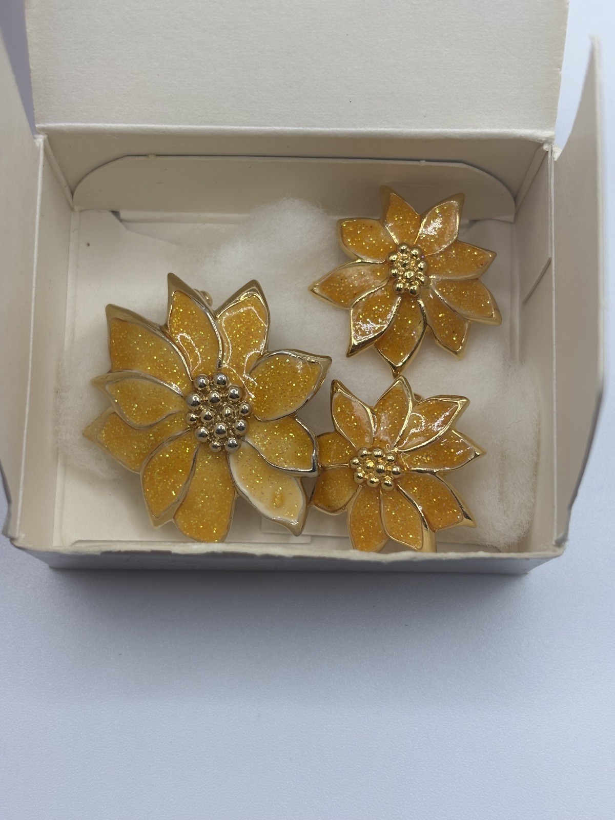 Vintage Gold Yellow Enamel Glitter finish Poinsettia Flower Clip Earrings+pin