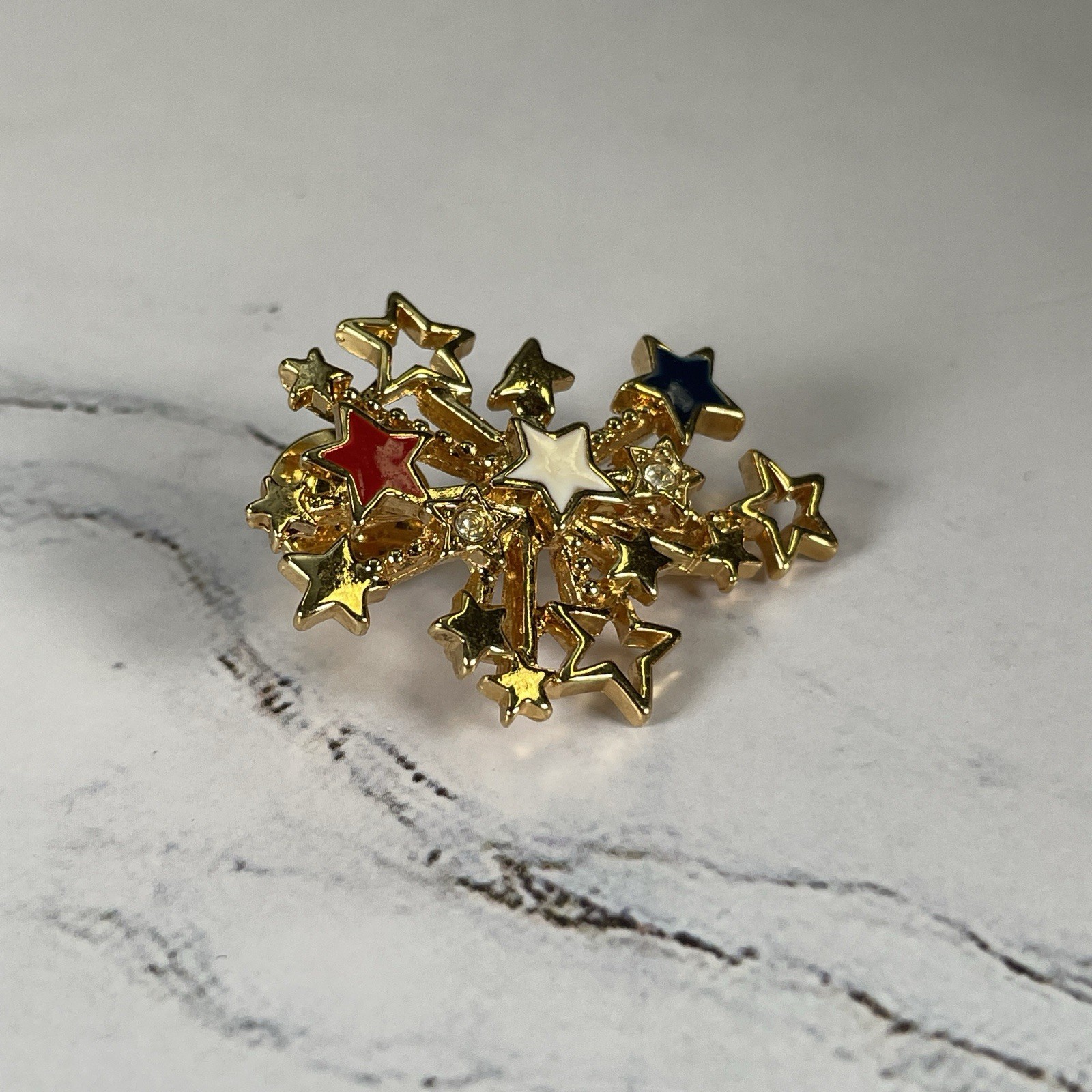 Vtg AVON Gold Tone Red White & Blue Enamel Patriotic Star Fireworks Lapel Pin
