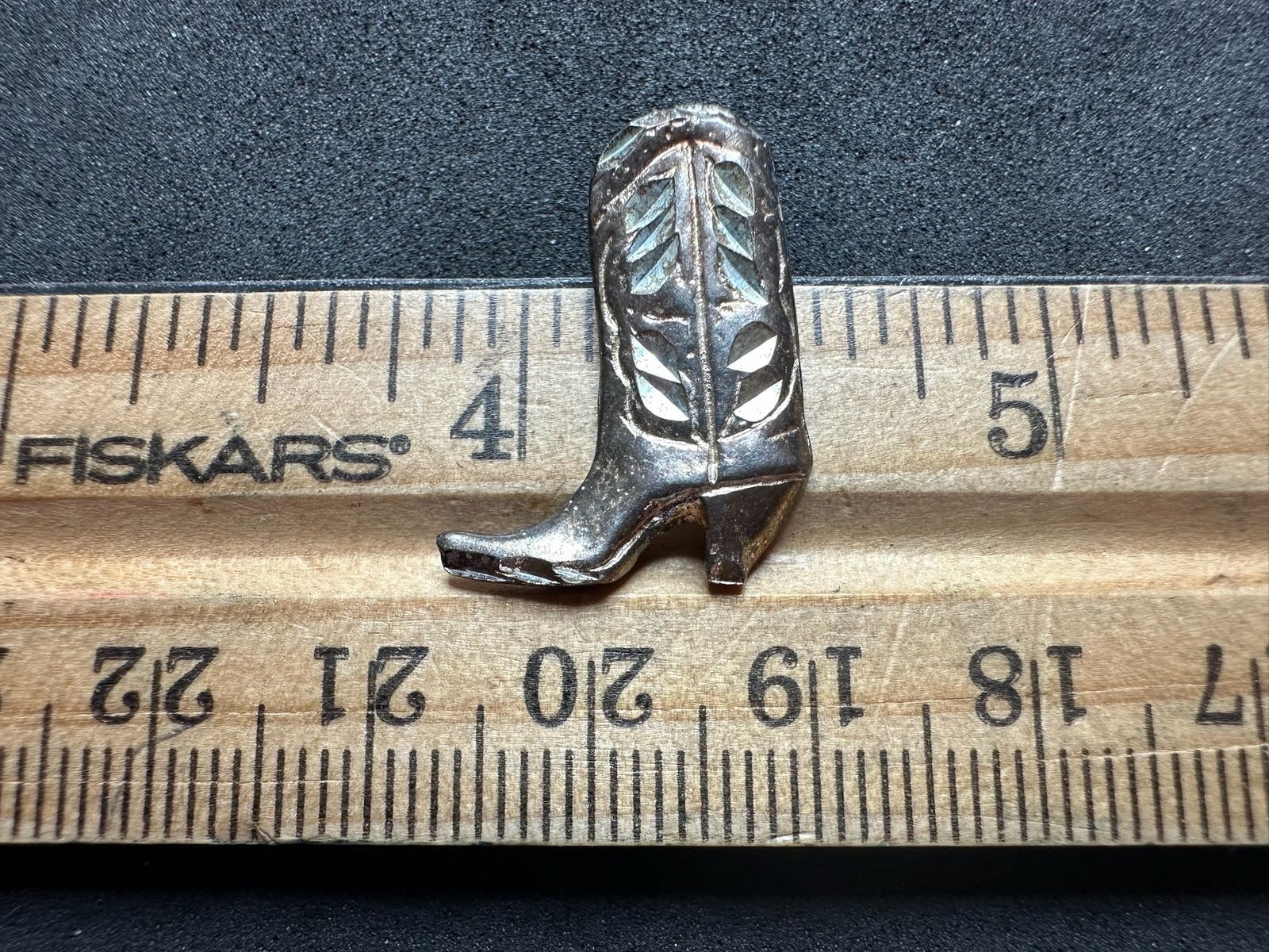 2.57g Vintage Sterling Silver 925 Cowboy Boot Leaf Inlay Pendant M