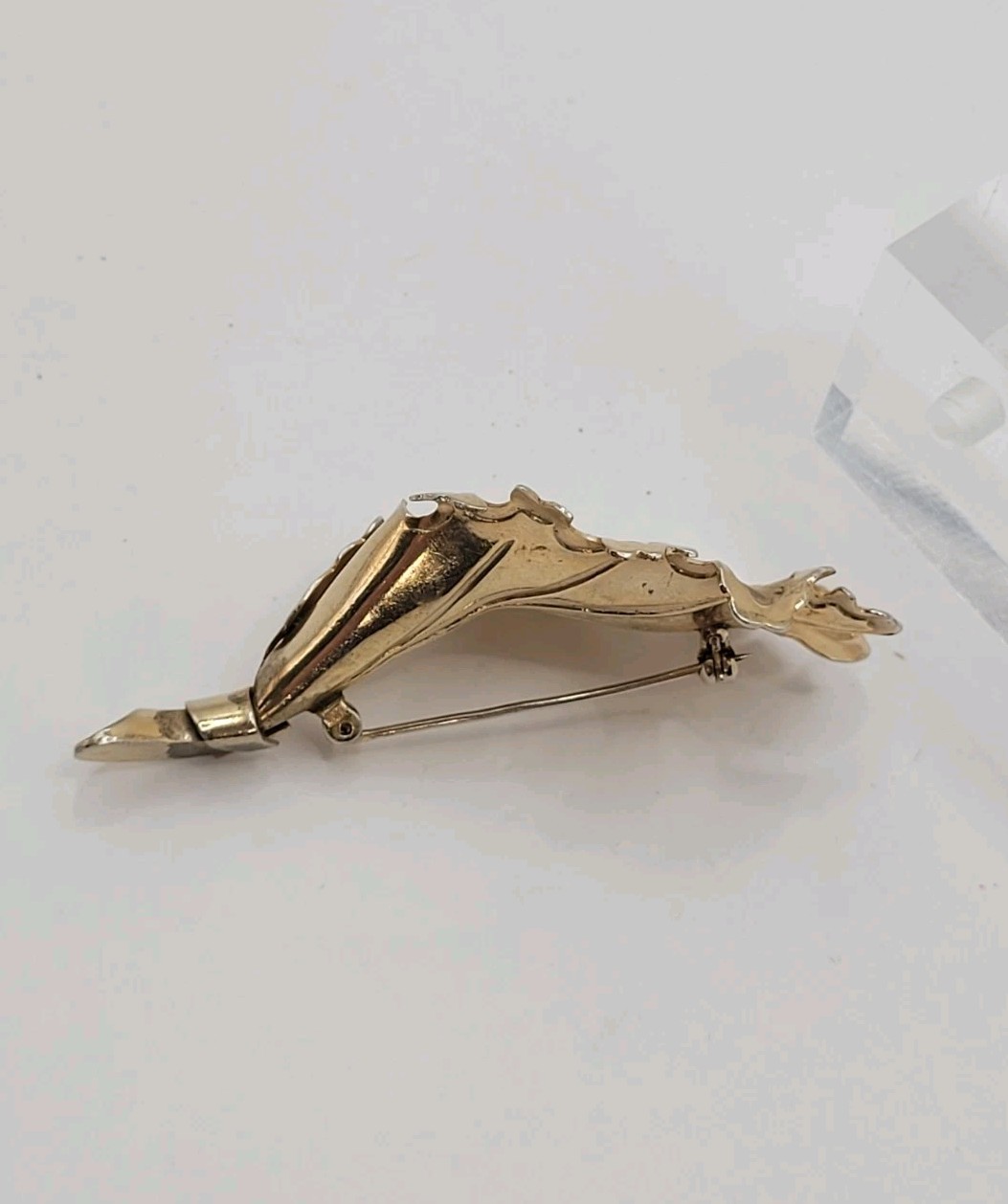 Vintage 3D Gold Plated Leaf Brooch Purple & White Rhinestone Seeds Lettuce Edge