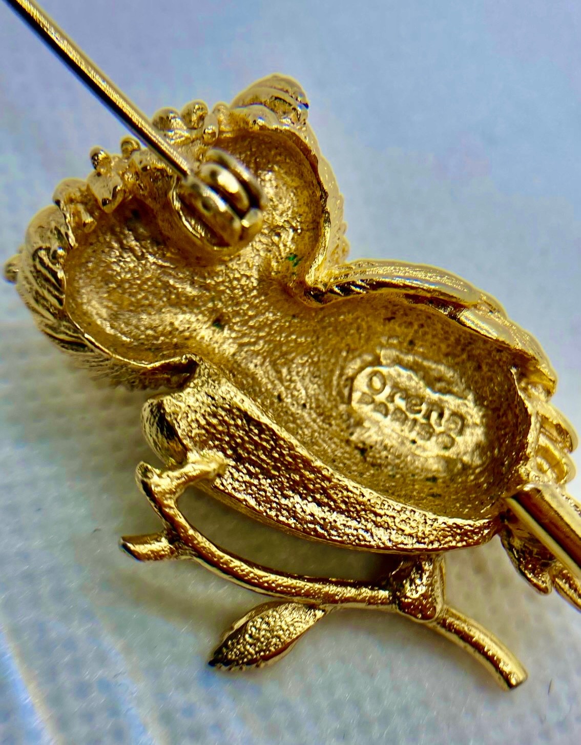 VINTAGE ORENA PARIS FRENCH RETRO ART DECO GOLD BAUBLE LOVE HIBOU DOVE PIN BROOCH