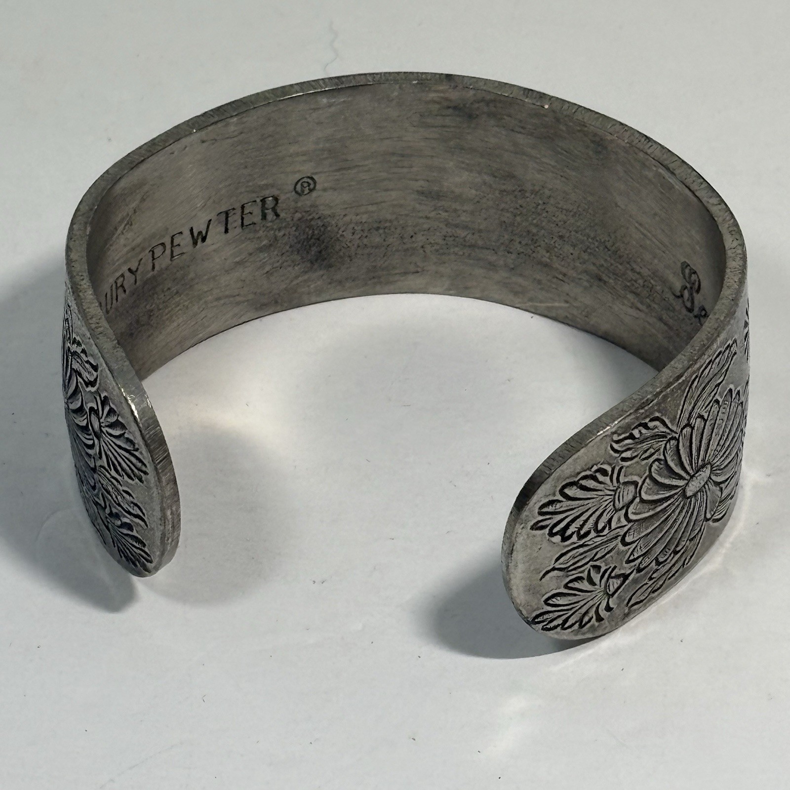 Vintage Salisbury Pewter Cuff Bracelet September Birthday Flower Daisy