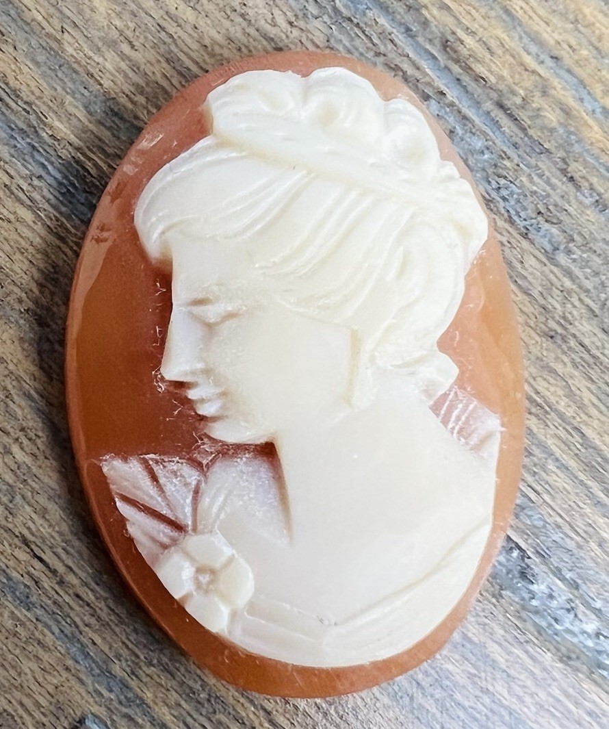 Vtg Hand Carved Shell Cameos (3) Loose Oval Lady Portrait Left (1)Right Facing 2