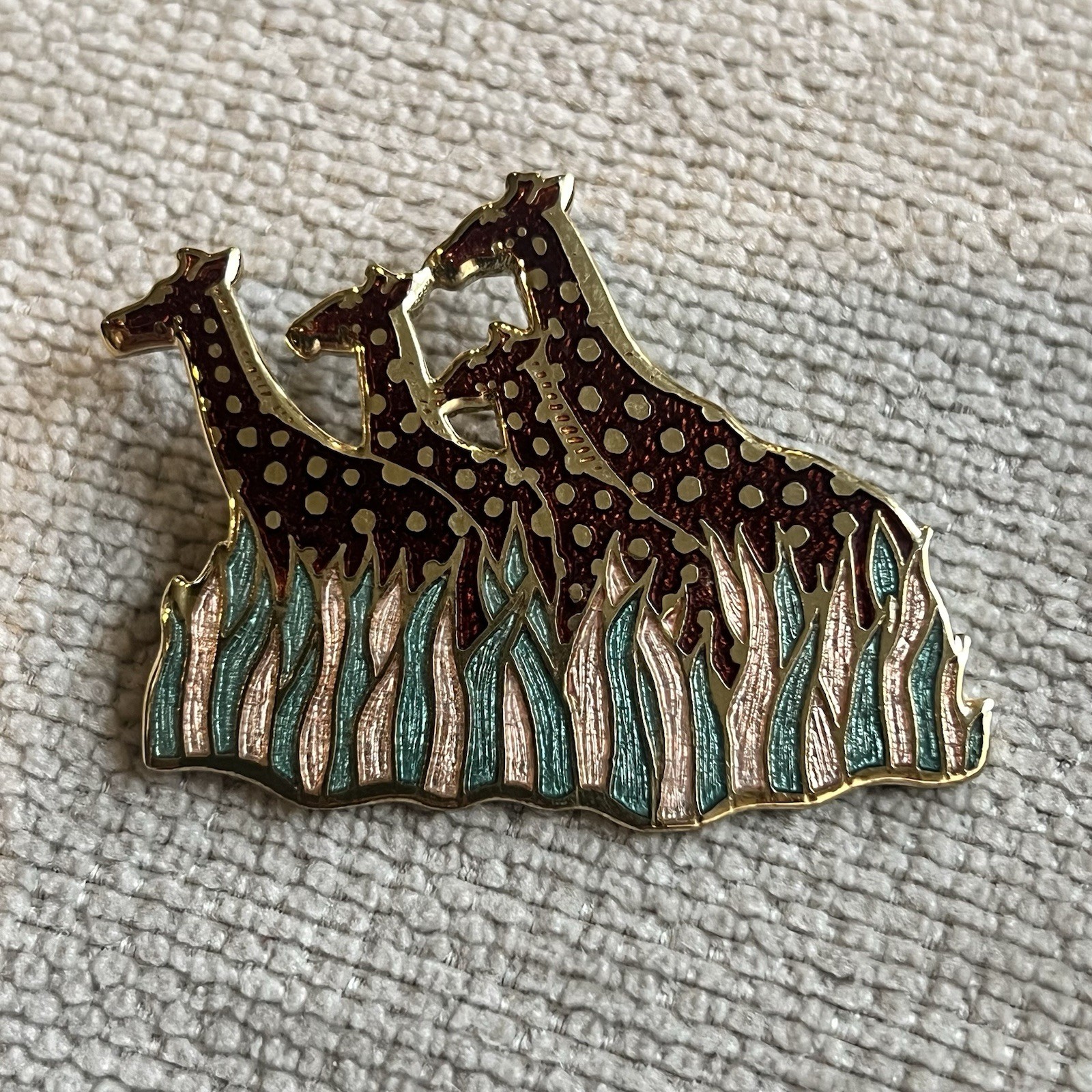 Cute Safari Giraffe Herd Brooch Pin Cloisonne/Enamel 2″ x 1.5″