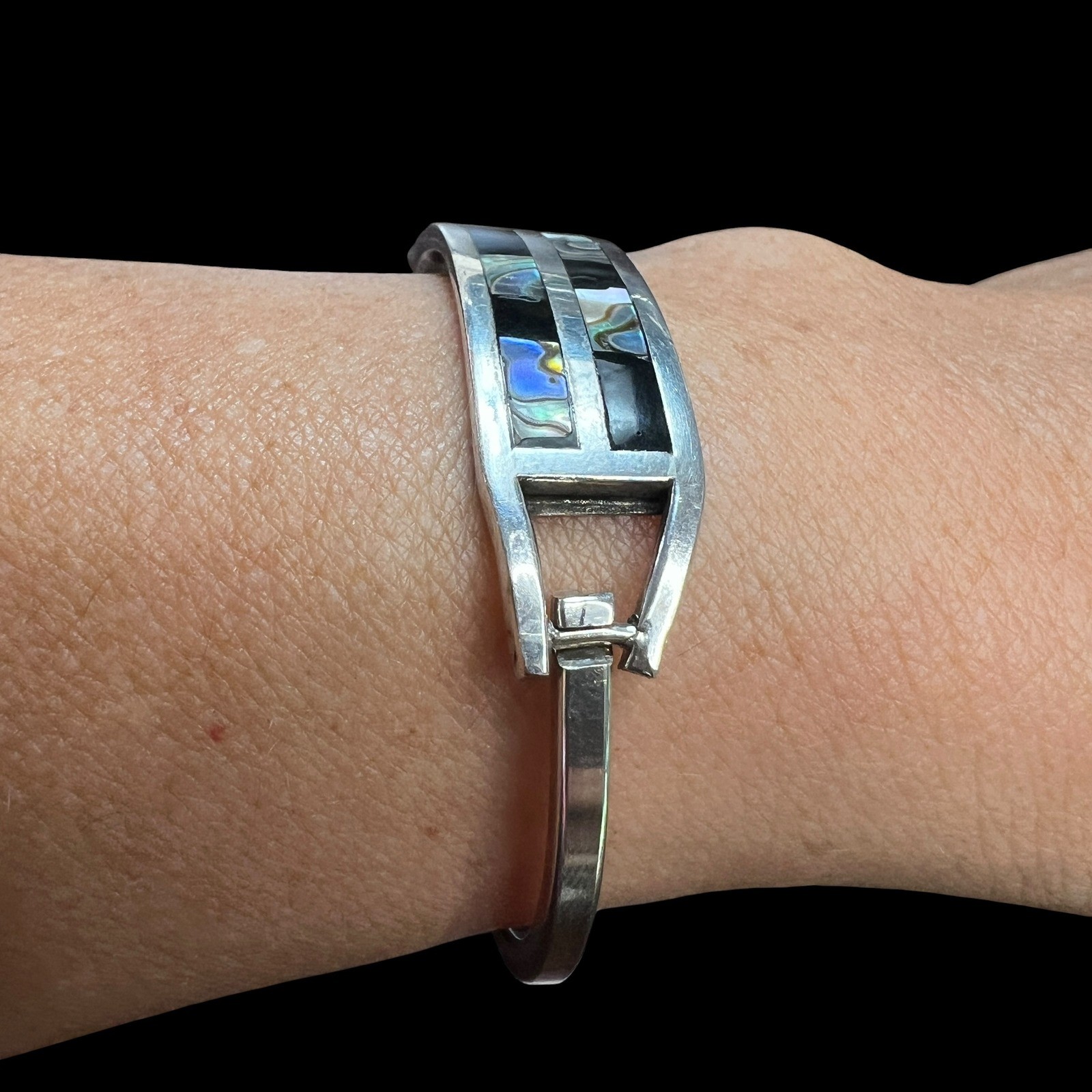 Vintage Alpaca Mexico Abalone Onyx Inlay Bangle Bracelet Silver Tone 7.25 in