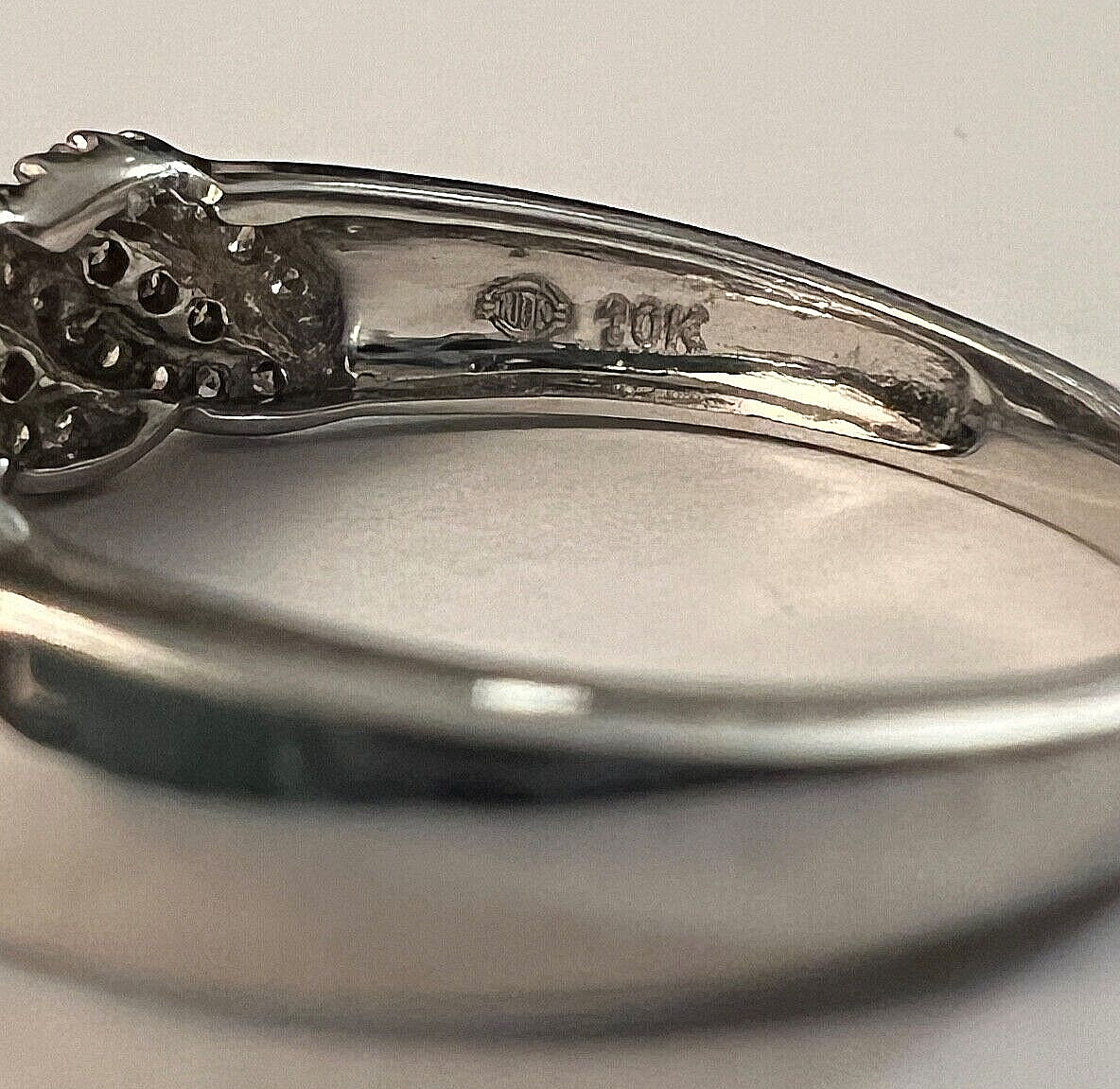 Vintage 10K White Gold White & Brown Diamond Ring Size 7
