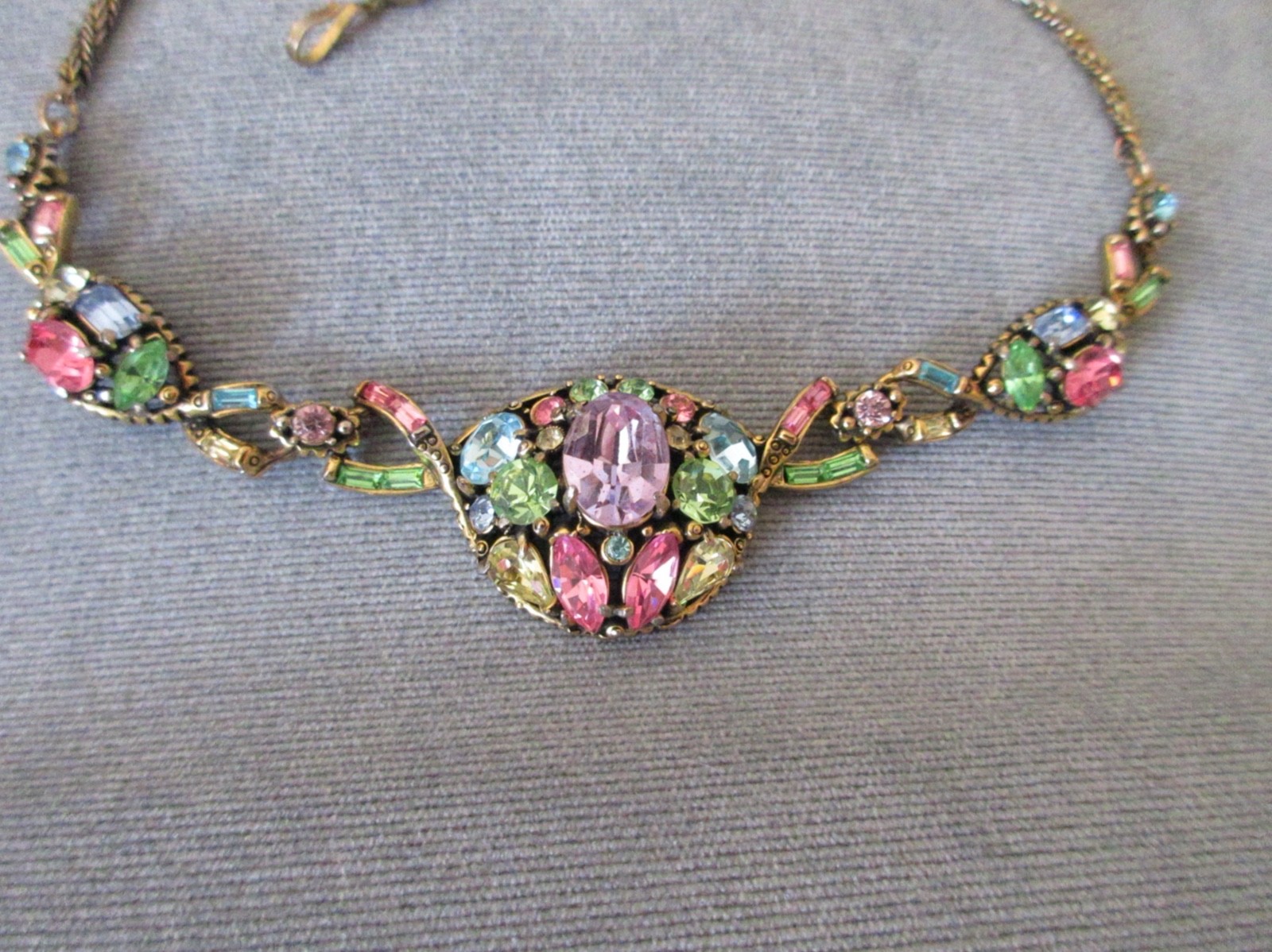 vintage signed 1955 HOLLYCRAFT NECKLACE multi color pastel rhinestones