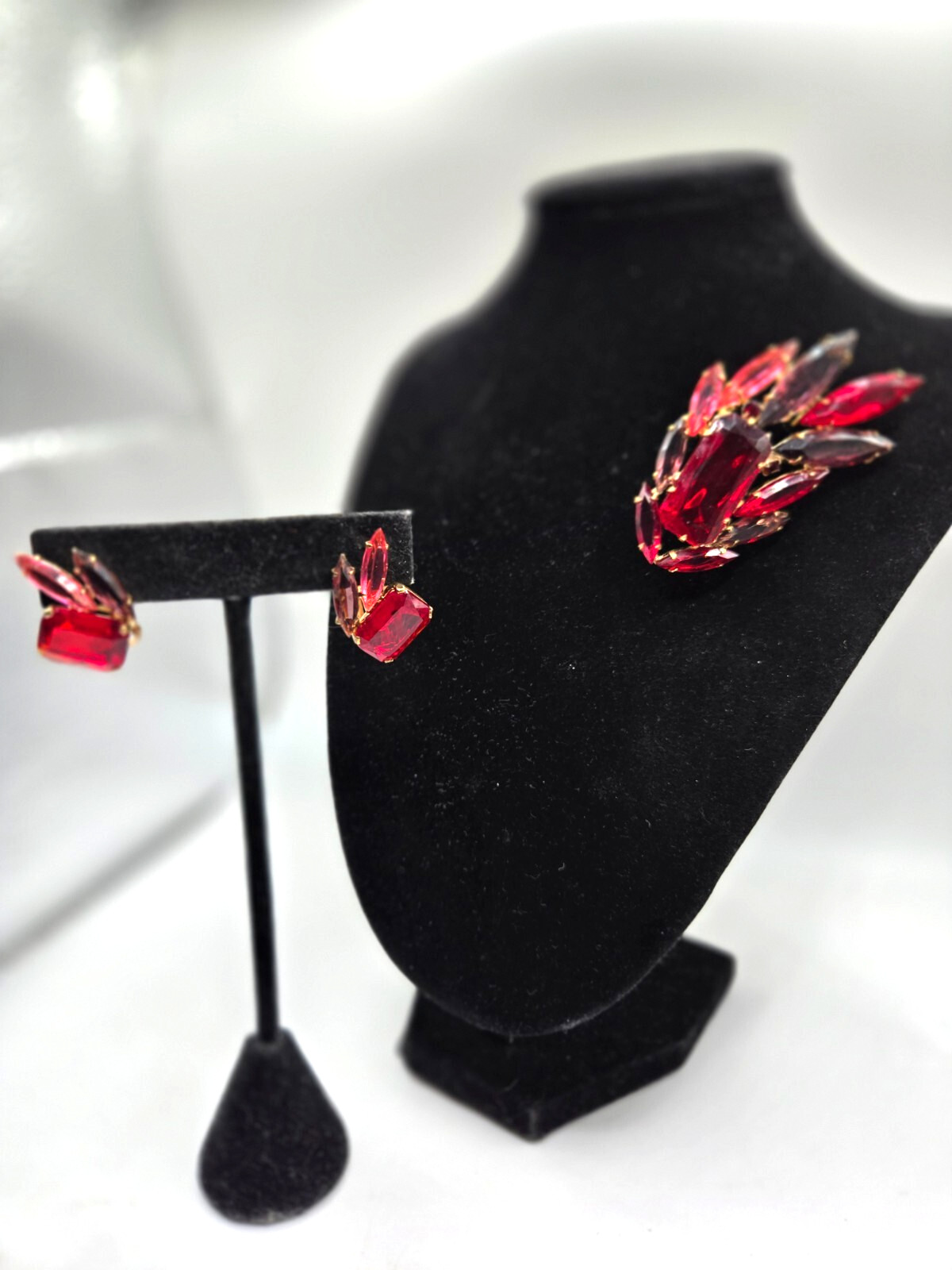Vintage Red Rhinestone Brooch & Clip Earrings Set Ruby & Fuchsia Glass
