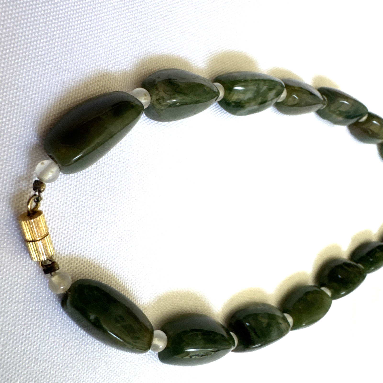 Vintage Chinese Export Natural Green Jade Graduated Bead Necklace 30″ Opera