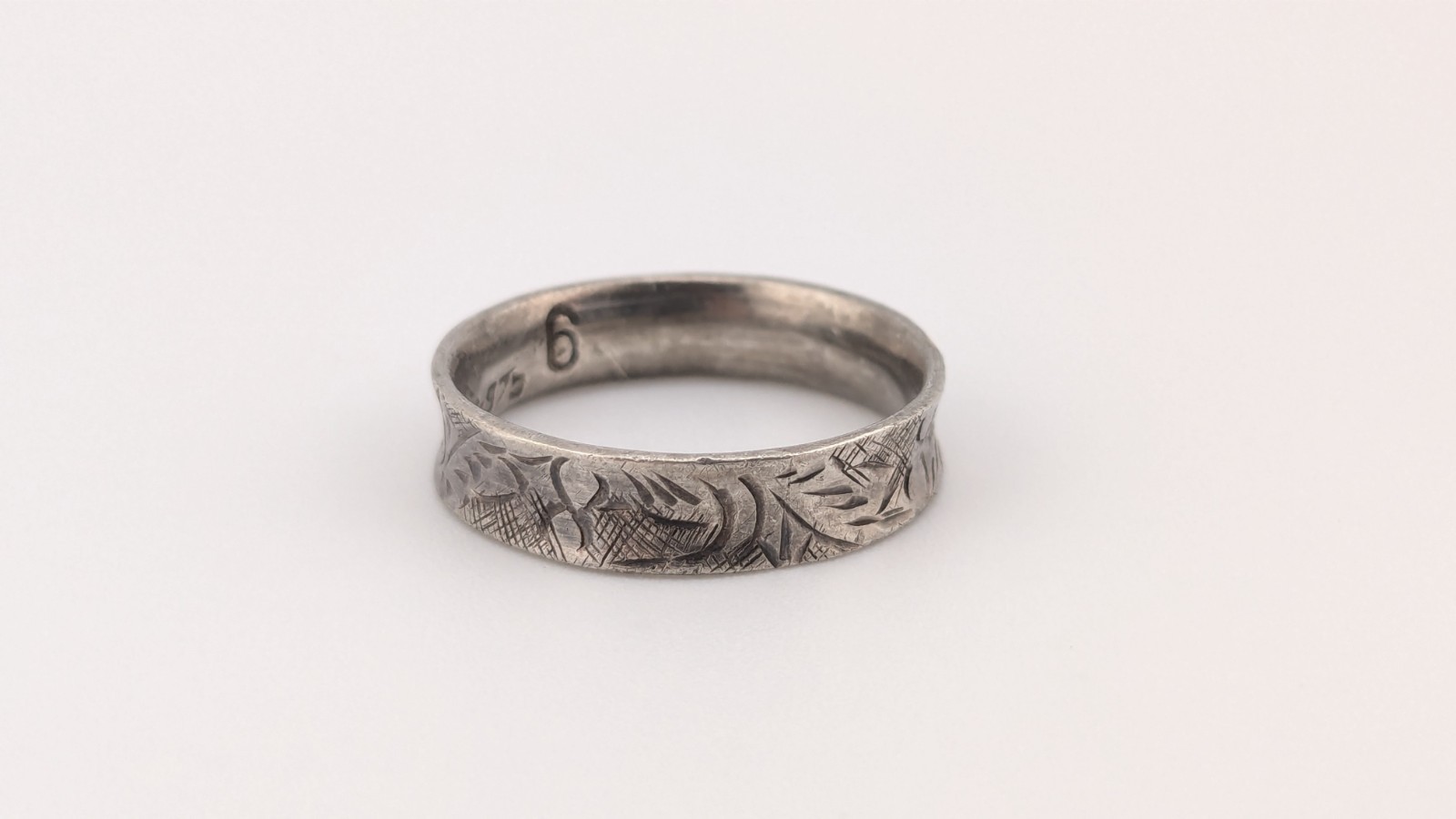 Vintage Sterling Silver Ring Etched Unique Nature Leaf Flanged Edges Size 6.75