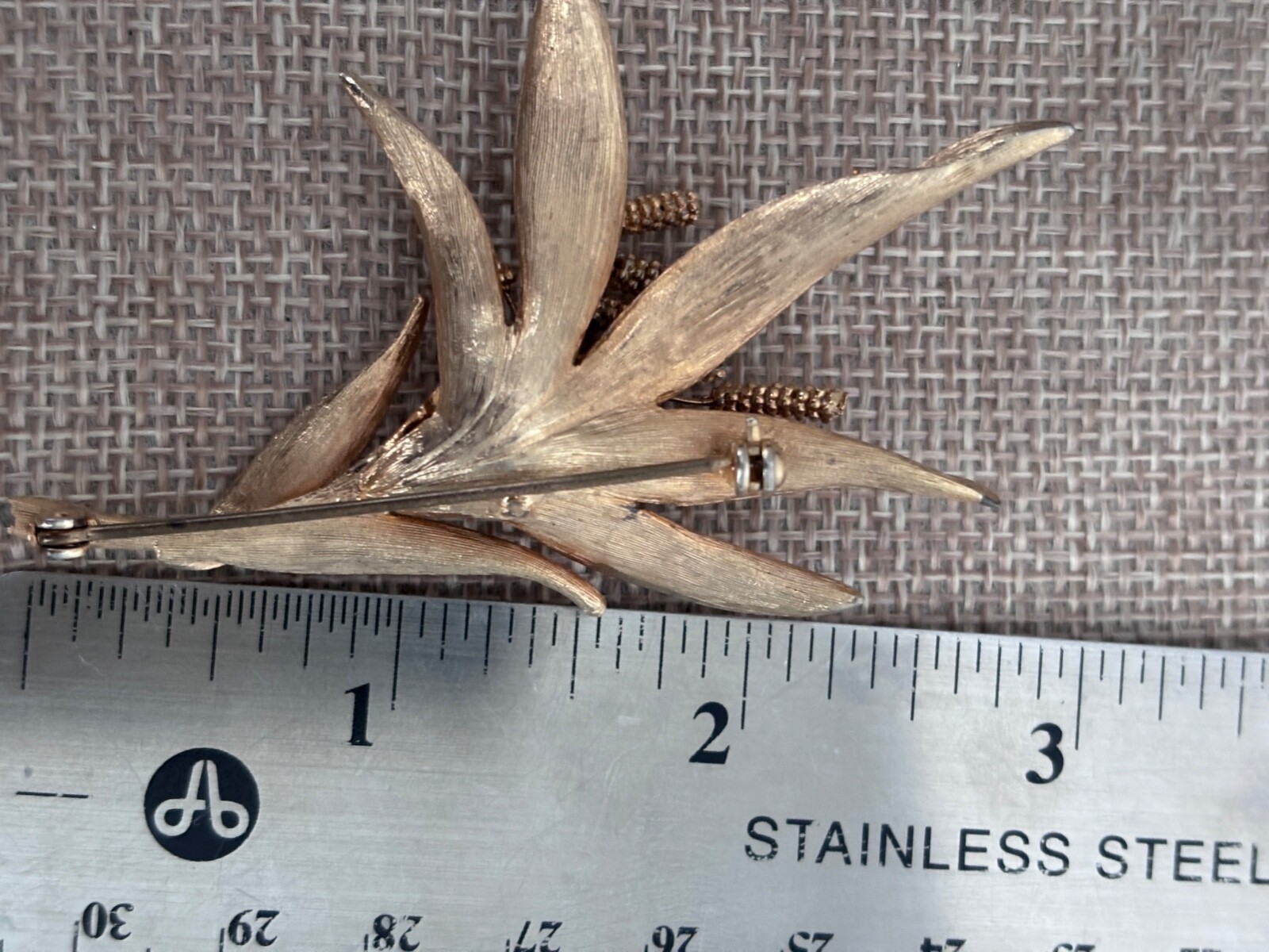 Vintage Stalks of Wheat Brooch Pin Goldtone 3″ Unsigned – may be Kramer D80