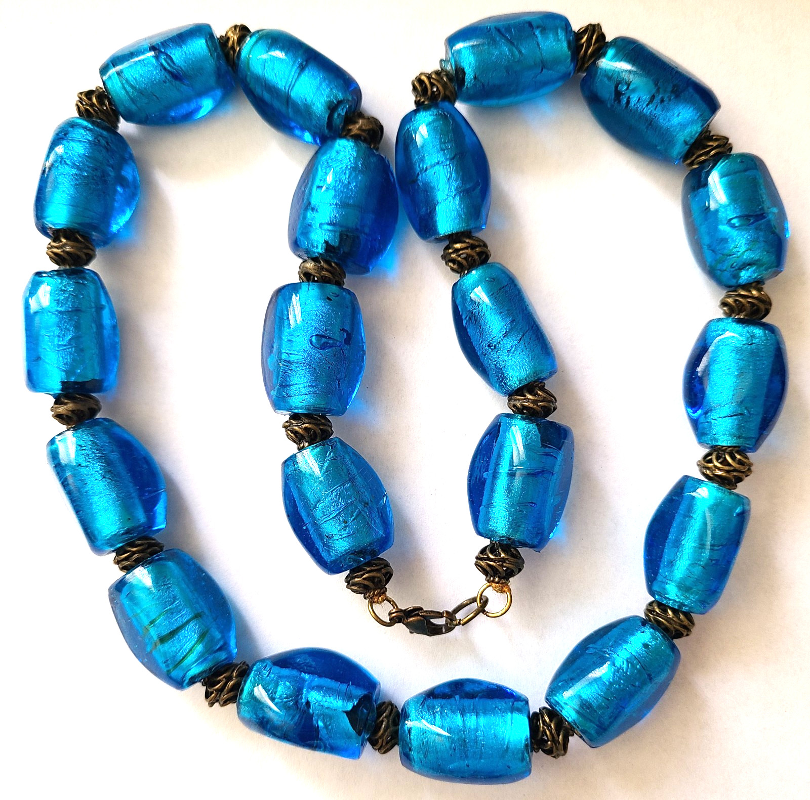 VINTAGE STUNNING GOLD TONE BLUE FOIL VENETIAN MURANO GLASS NECKLACE