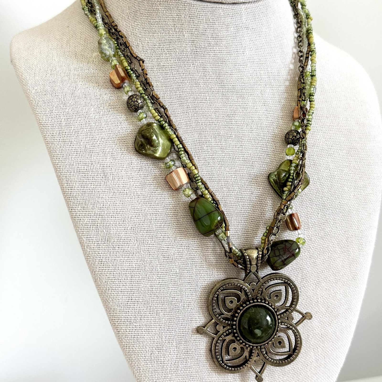 Ladies Green Mother Of Pearl Multicolor Glass Multi Strand Flower Necklace 19″