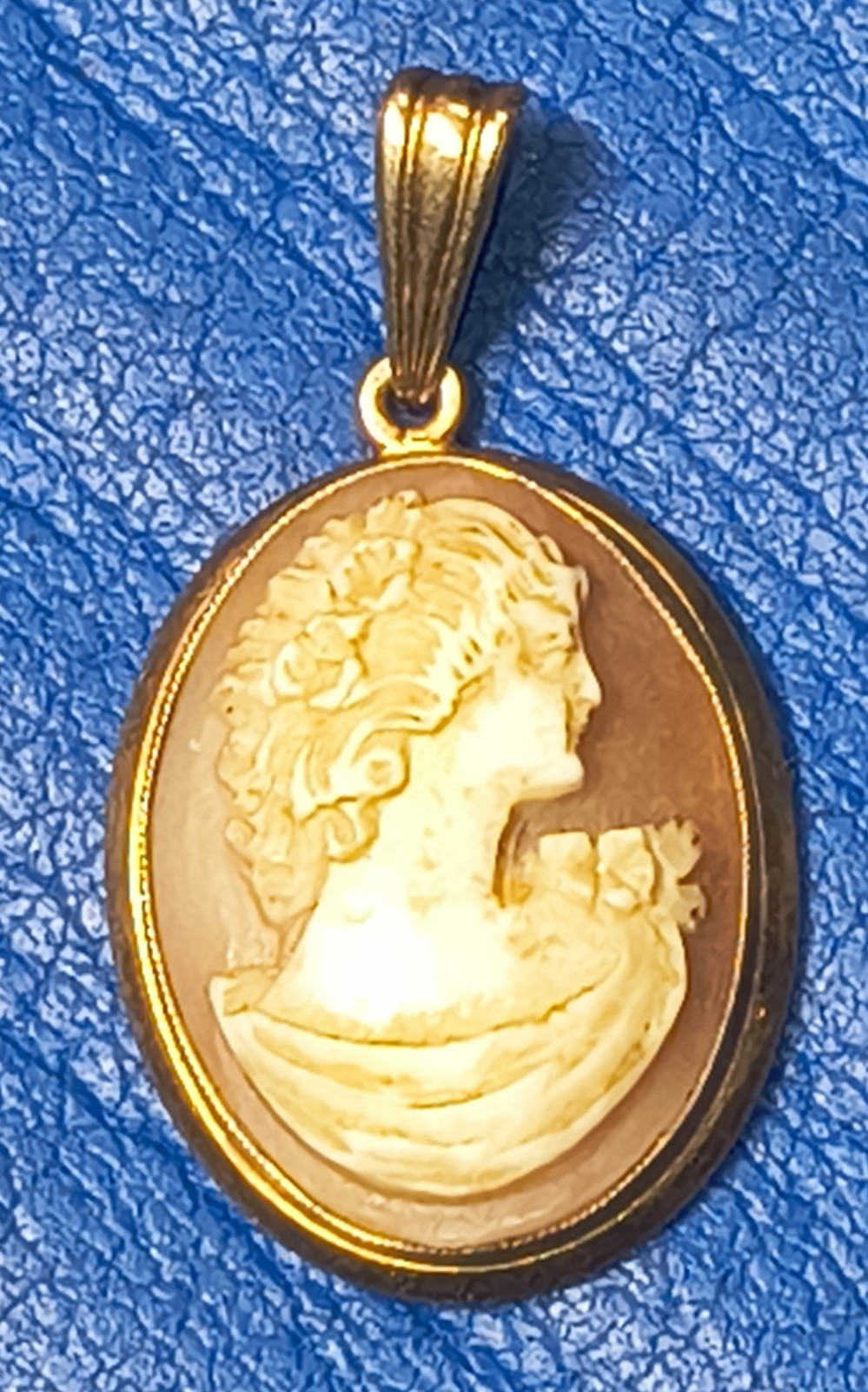 Victorian BDA 10k Yellow Gold Pendant Hand Carve Conch Shell Authentic Cameo