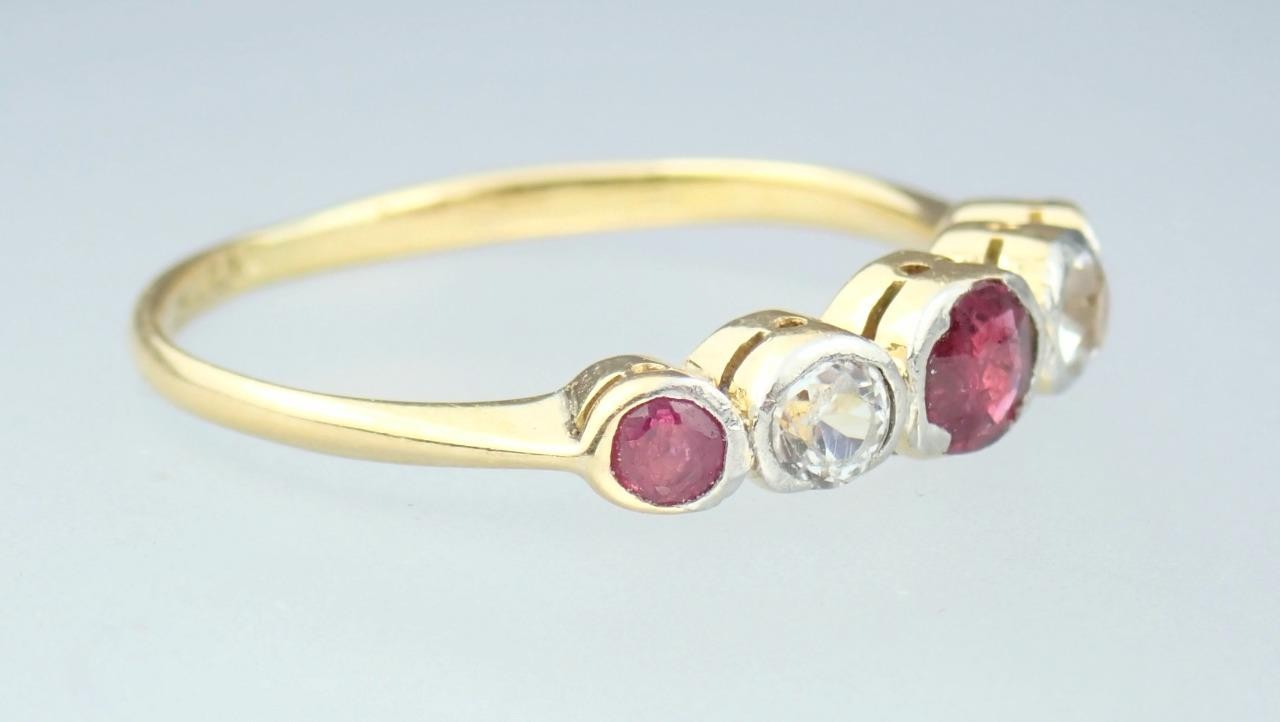 Lovely Antique Art Deco 18K Gold Platinum Ruby White Sapphire Five Stone Ring 5