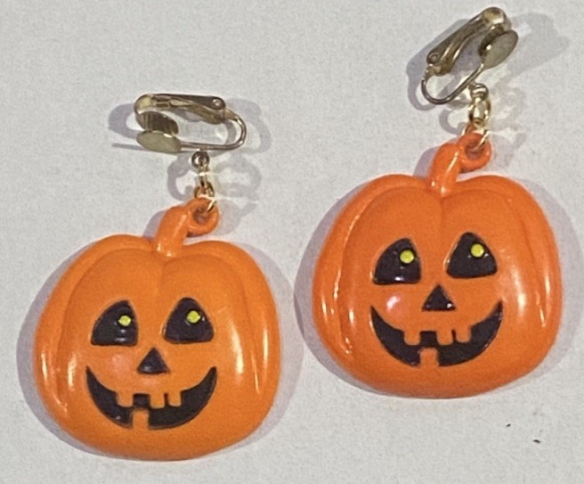 Vintage Fun World Halloween Clip On Earrings Pumpkins