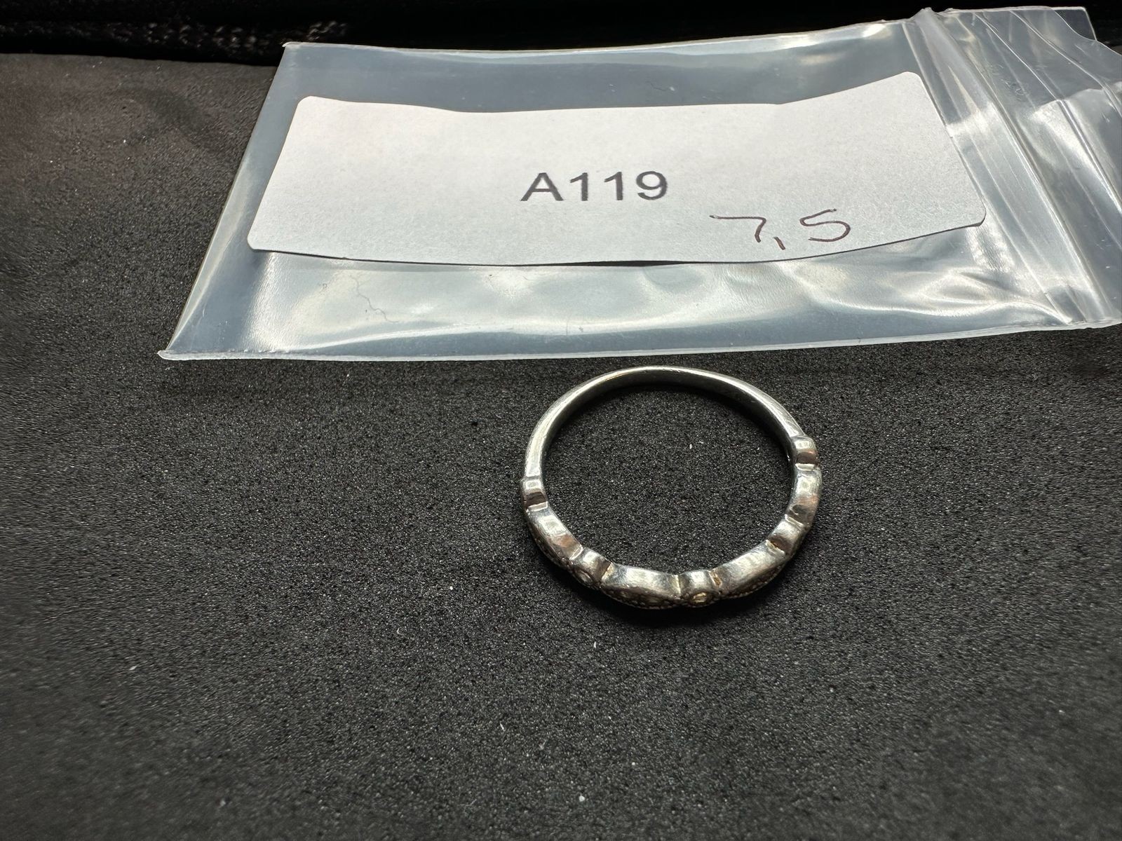 1.53g Vintage Sterling Silver 925 Patterned Band Ring Elegant Size 7.5 M