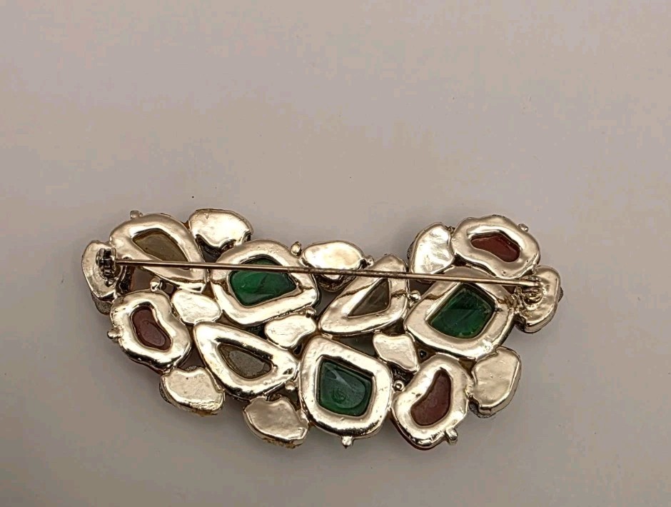 Vintage Hi End Multicolor Poured Marbled Glass Prong Set Silvertone Brooch