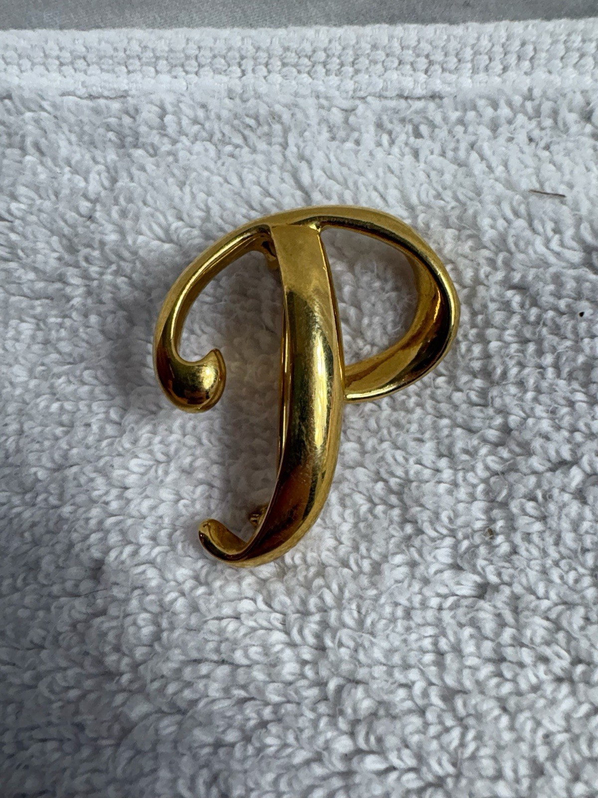 VTG Signed AK Anne Klein Gold Tone Script Letter P Initial Pin Brooch Monogram
