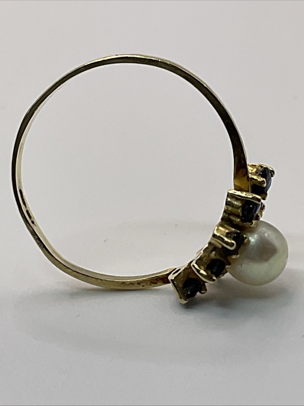 VINTAGE HANDMADE Solid 14K Yellow Gold White Pearl & Blue Sapphire Ladies Ring