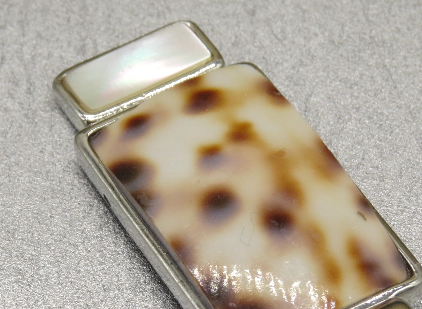 Vintage Lia Sophia Silver Tone Slide Pendant Leopard Pattern Cowrie Shell & MOP