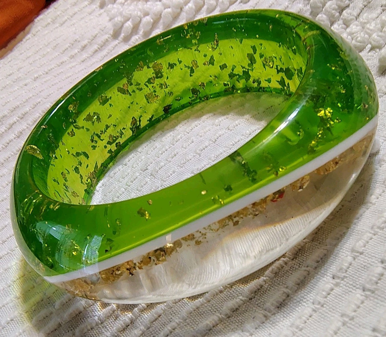 1950s Confetti Lucite Bangle Chunky Atomic Apple Green w/ Gold Foil Bracelet…
