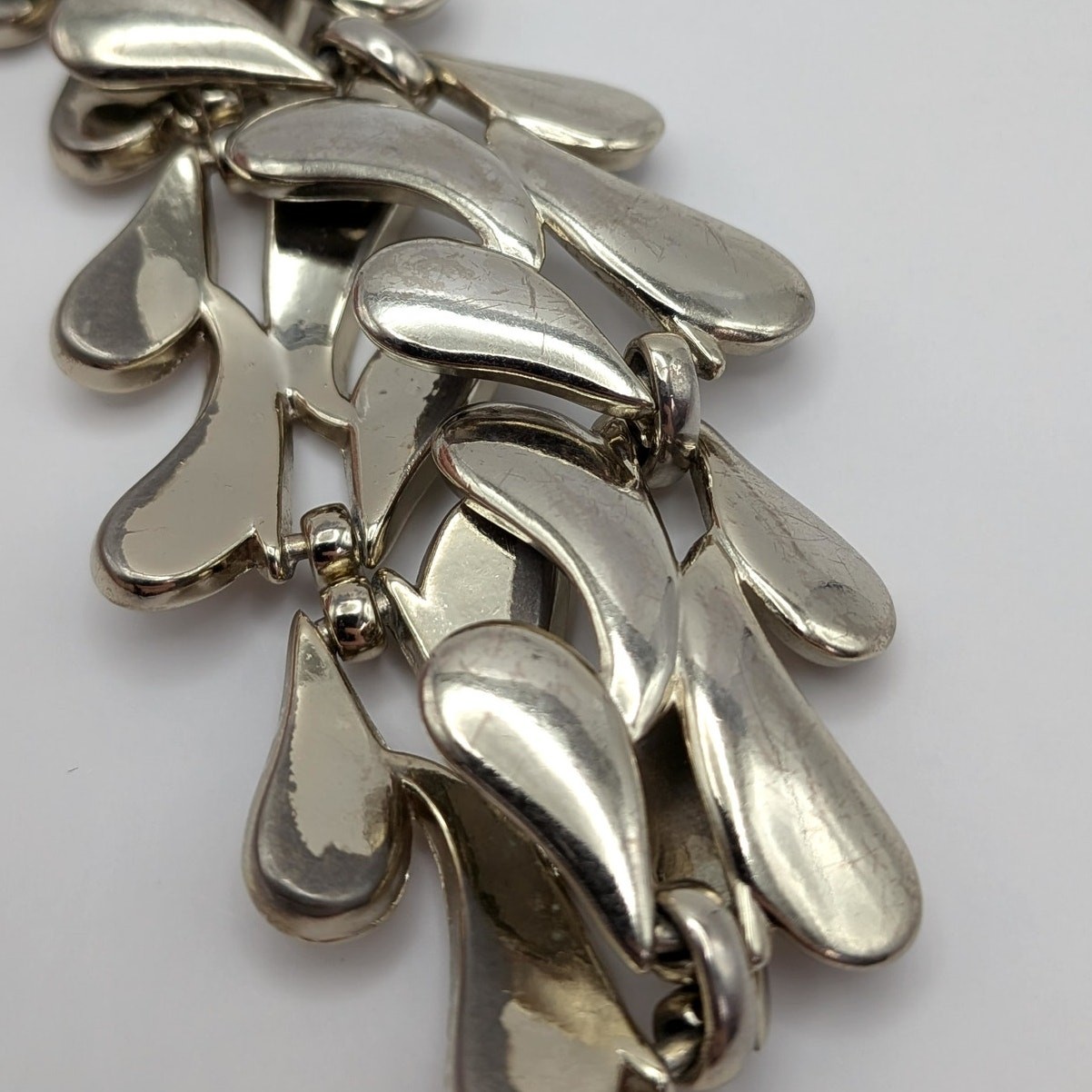 Vintage MONET Silver Tone Chunky Teardrop Link Bracelet with Safety Chain 7.25in