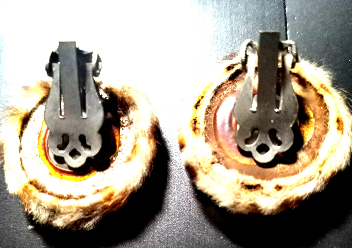 Vintage FUN FUR ! Leopard Faux Fur Clip on 1″ Earrings