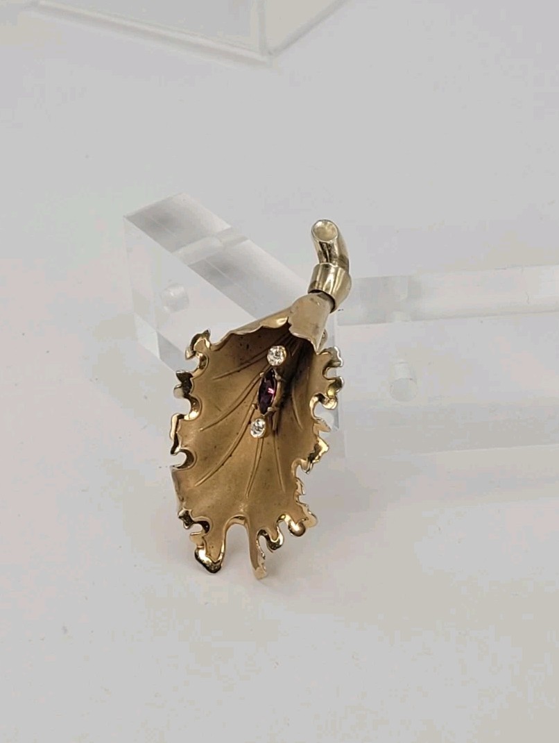 Vintage 3D Gold Plated Leaf Brooch Purple & White Rhinestone Seeds Lettuce Edge