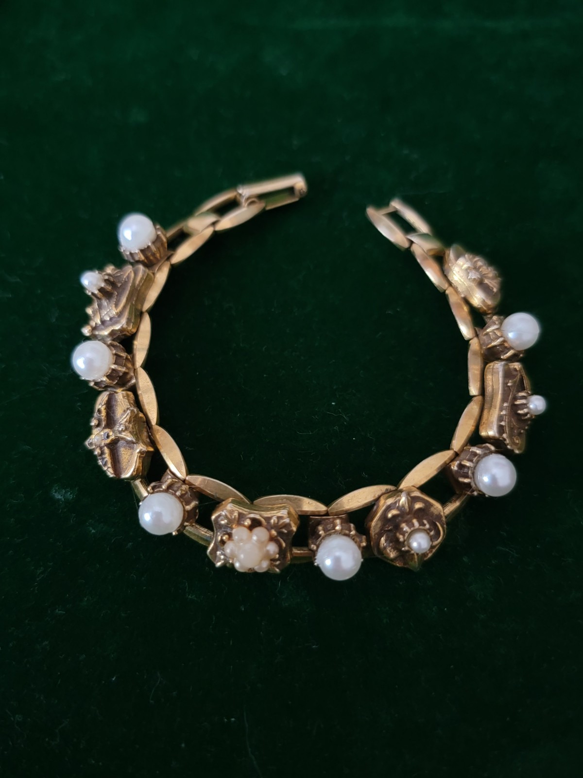 Vintage Victorian Style Faux Pearl Bracelet 7.25 In