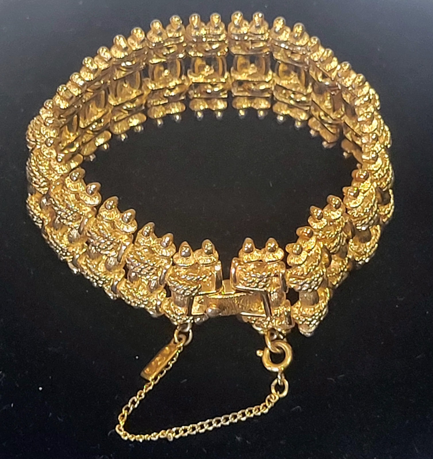 Vintage Monet Wide Link Statement Bracelet Safety Chain Double Clasp 7″ Goldtone