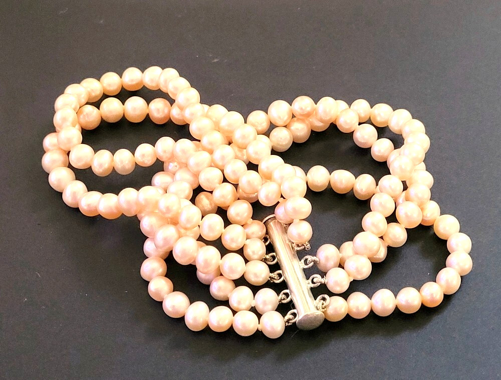 Vintage 5 Strand Pink Tinged Pearls Bracelet with Silver Slider Catch 7 1/4″