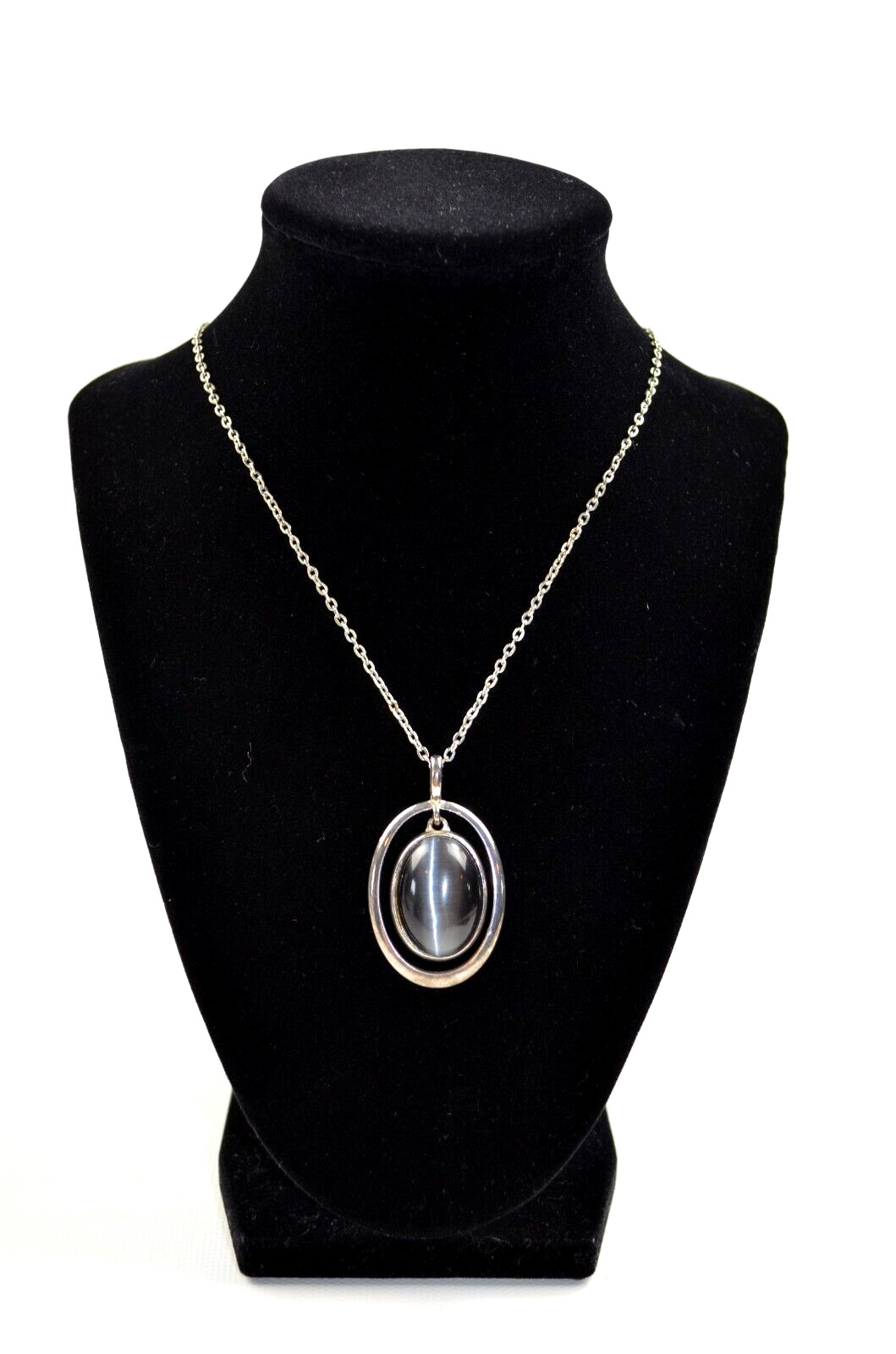 Vintage Silver Toned Metal Necklace and Oval Pendant w/ Dangling Gray Stone 12″