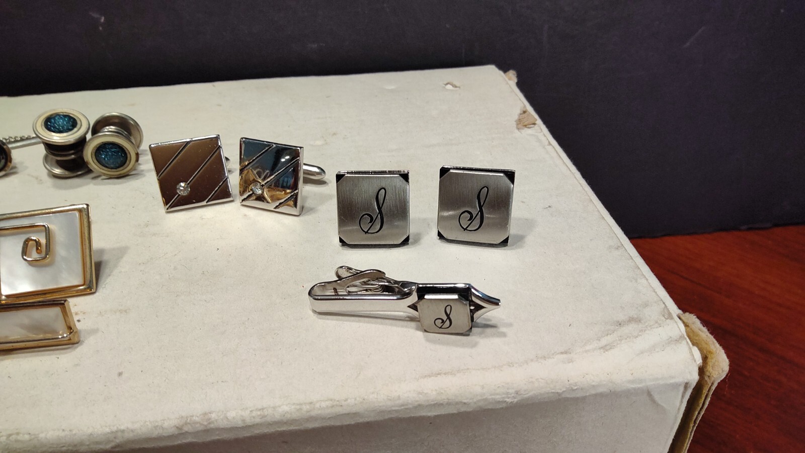 Group of Vintage Cuff Links & Tie Clips/Pins – Mostly Swank