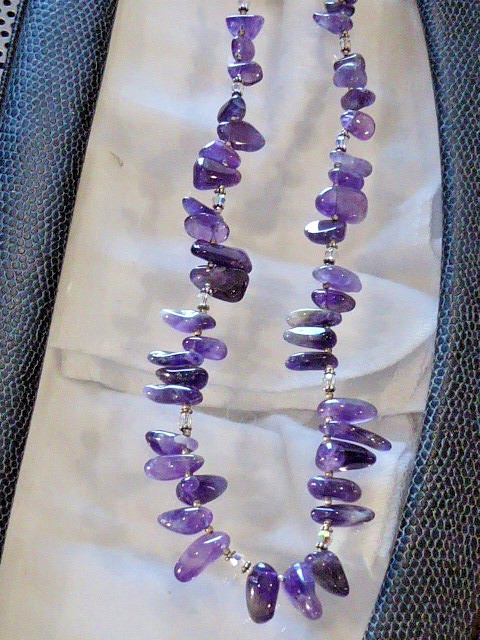 VINTAGE STERLING SILVER LOBSTER CLASP AMETHYST NUGETT GRADUATED NECKLACE