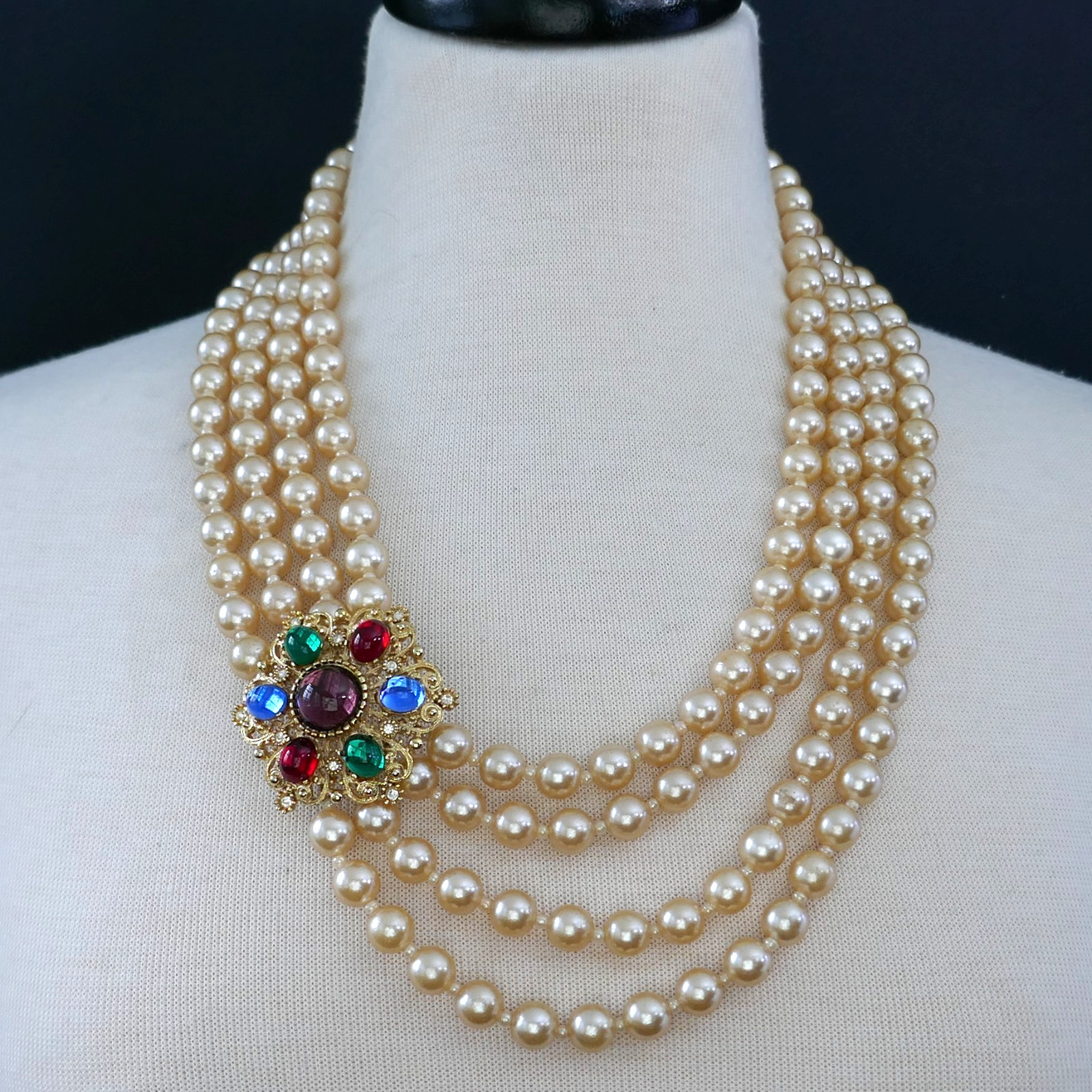 VINTAGE SPHINX OF ENGLAND CABOCHON RHINESTONE MULTI-STRAND PEARL BEAD NECKLACE