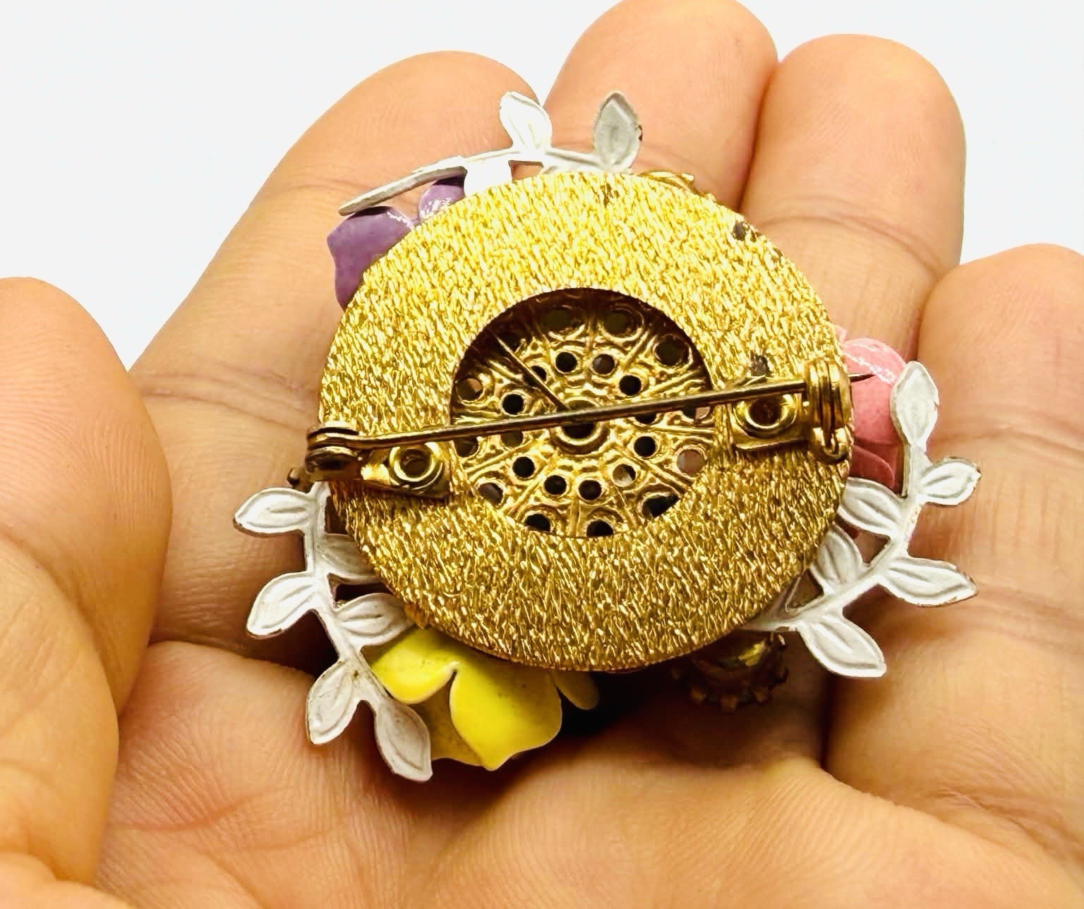 Vtg Unmarked Weiss? Full Floral Bouquet Enamel AB Rhinestone Brooch Pin