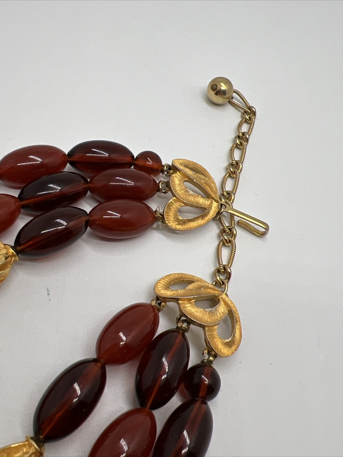 Vintage Faux Amber Lucite Goldtone 15”- 17” Necklace (6841)