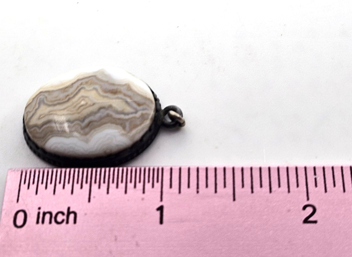 VINTAGE STERLING PENDANT WHITE & BROWN STONE OVAL ESTATE JEWELRY COLLECTIBLE