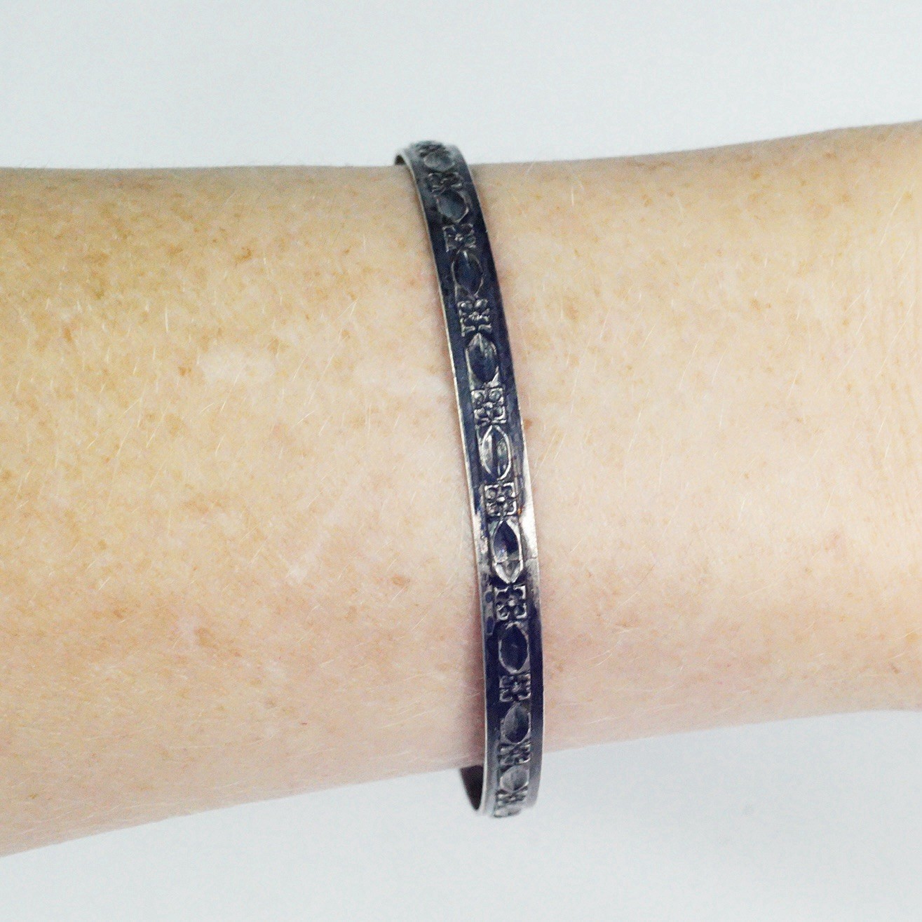 Vintage Sterling Silver 5.3 mm Floral Geometric Bangle Bracelet 7.75” 8.33 g