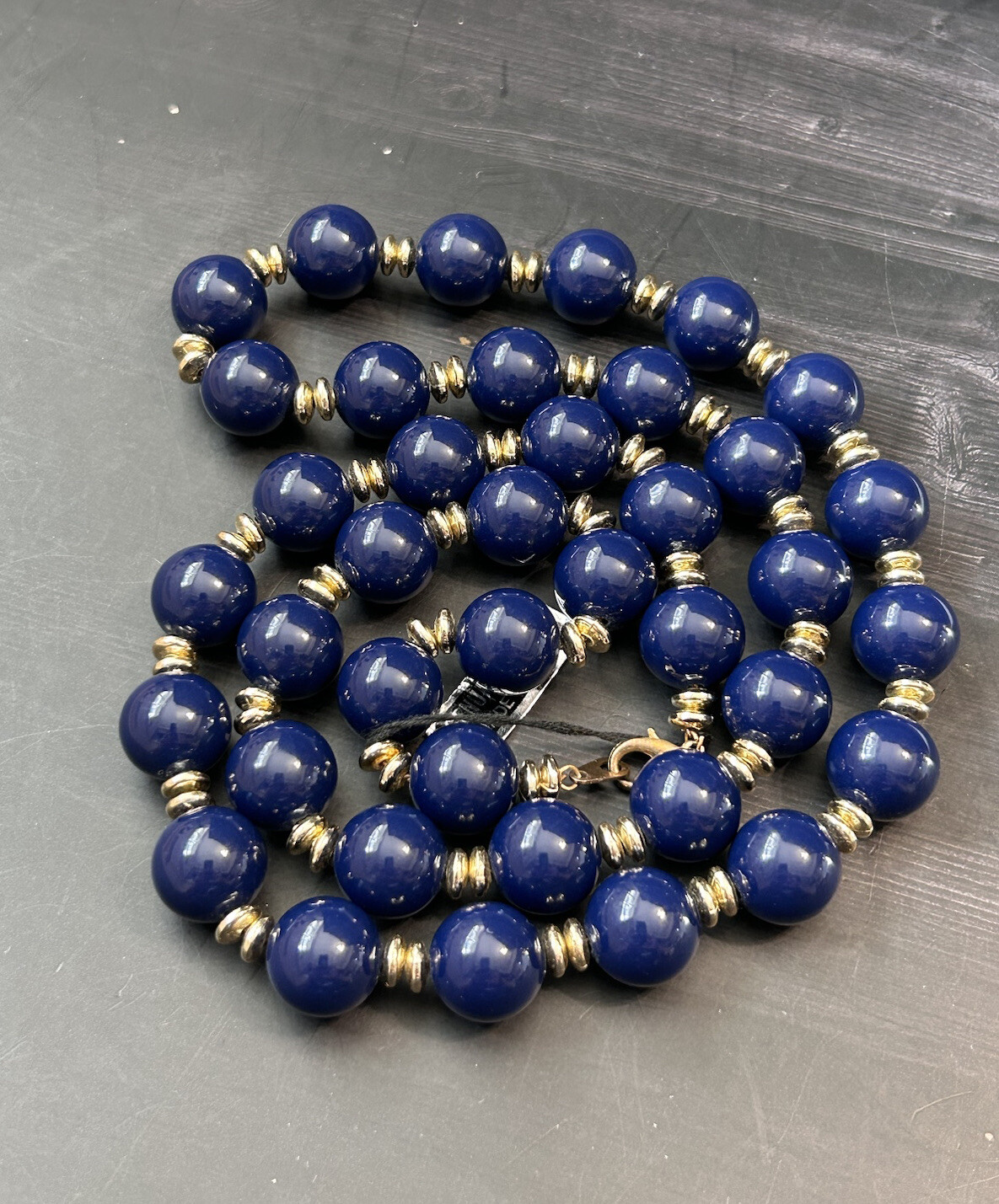 Vintage blue genuine lucite necklace Dark Blue BEAUTIFUL! Made In China! 15”